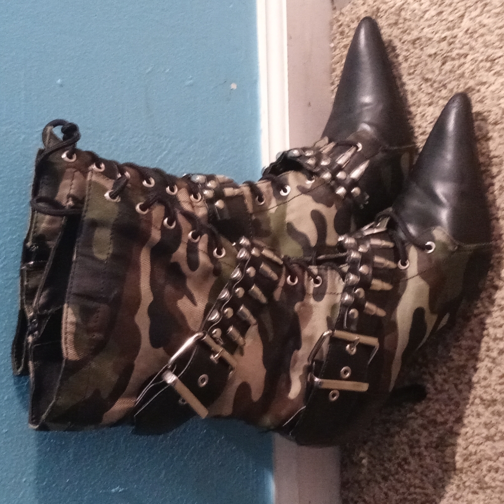 Women's boots